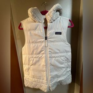 White Patagonia reversible Los Gatos hooded vest